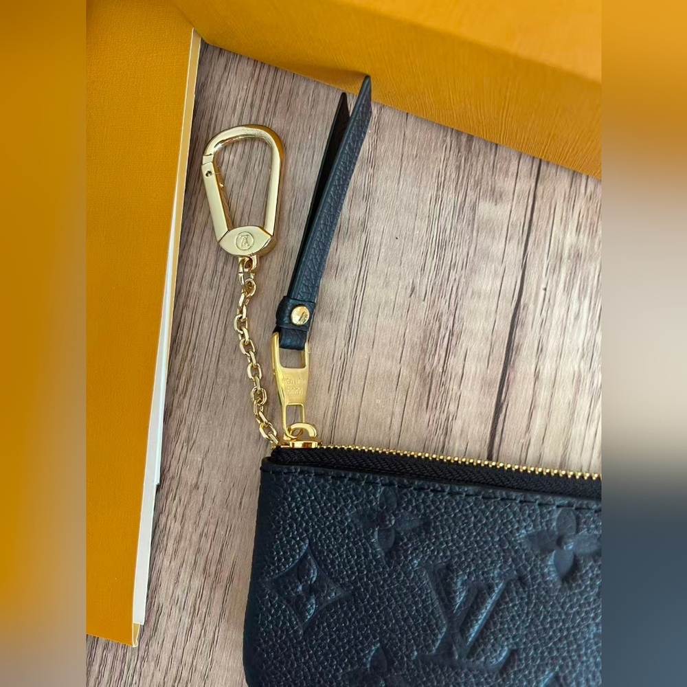 Louis Vuitton Monogram Key PouchLouis Vuitton - Picture 5 of 9